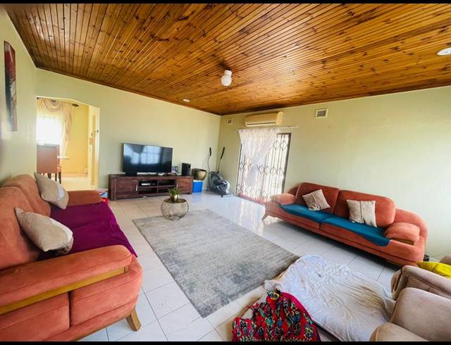 3 BEDROOM HOUSE FOR SALE IN BLUFF